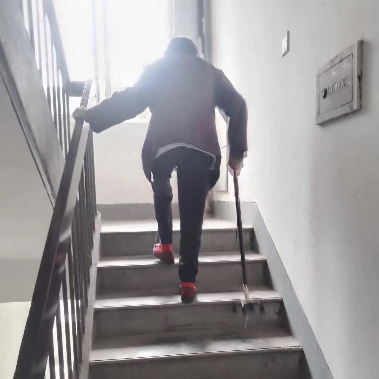 这三类家庭，该考虑装座椅电梯